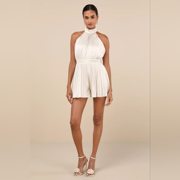 Lulus Seriously Stunning Cream Satin Pleated Backless Romper XS Wedding Party - Picture 2 of 9